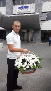Bouquet of white chrysanthemums to KPMG