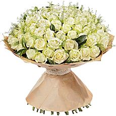 Big bouquet of white roses